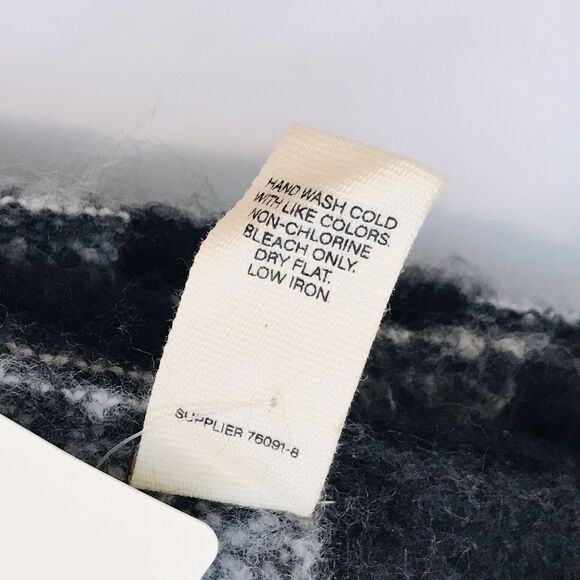 NWT a.n.a. A New Approach SOFT Plaid Scarf Black Gray White 80 inch plus Fringe - Picture 6 of 6